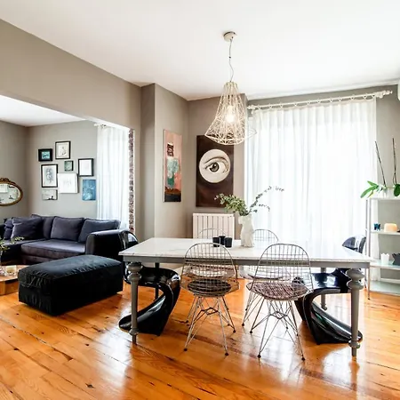 Apartment Modern With Stylish Interior In Beyoglu Istanbul