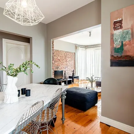 Modern With Stylish Interior In Beyoglu