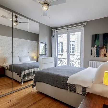 Apartment Modern With Stylish Interior In Beyoglu *