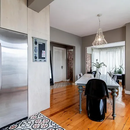 Modern With Stylish Interior In Beyoglu Apartment *