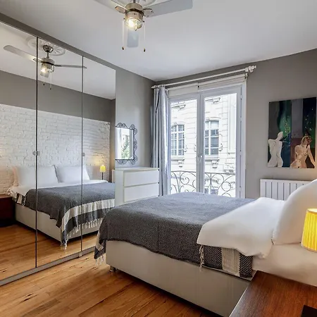 Apartment Modern With Stylish Interior In Beyoglu Istanbul