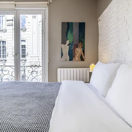 Apartment Modern With Stylish Interior In Beyoglu Istanbul